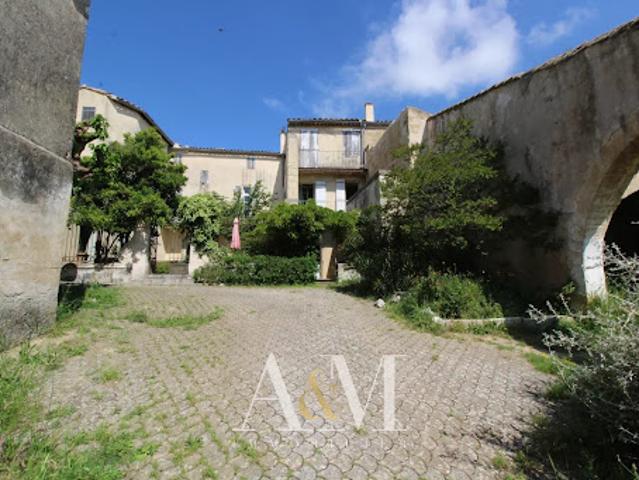 Vente Maison 10 pièces 354.17 m2 Gallargues le Montueux