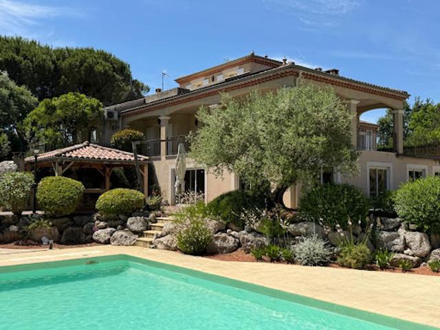 Vente Maison 9 pièces 358 m2 Chatuzange le Goubet