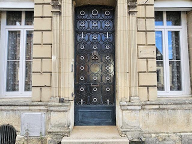 Vente Maison 9 pièces 353 m2 Crepy