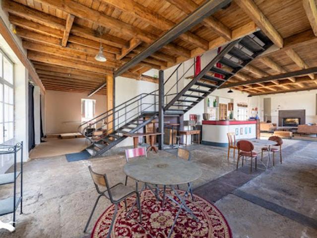 Vente Maison 9 pièces 375 m2 Septfonds