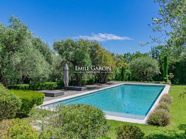 Vente Maison 9 pièces 370 m2 Châteauneuf Grasse