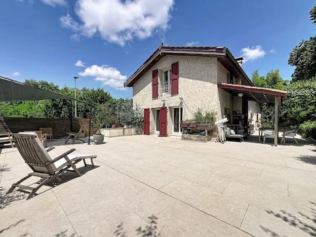 Vente Maison 9 pièces 372 m2 Francheville