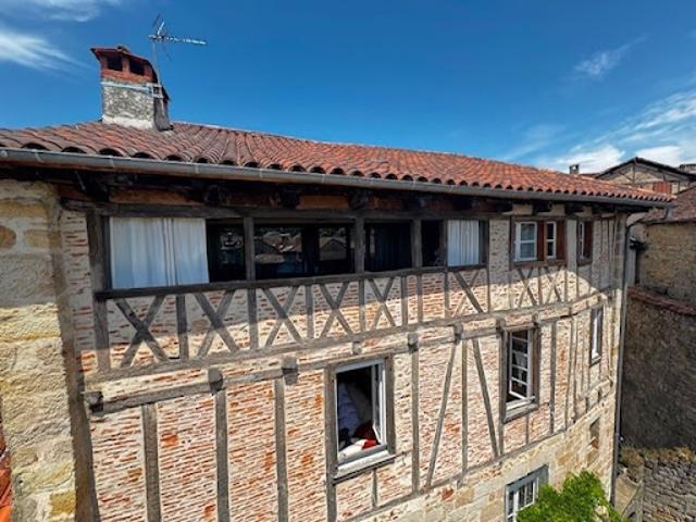 Vente Maison 9 pièces 400 m2 Figeac