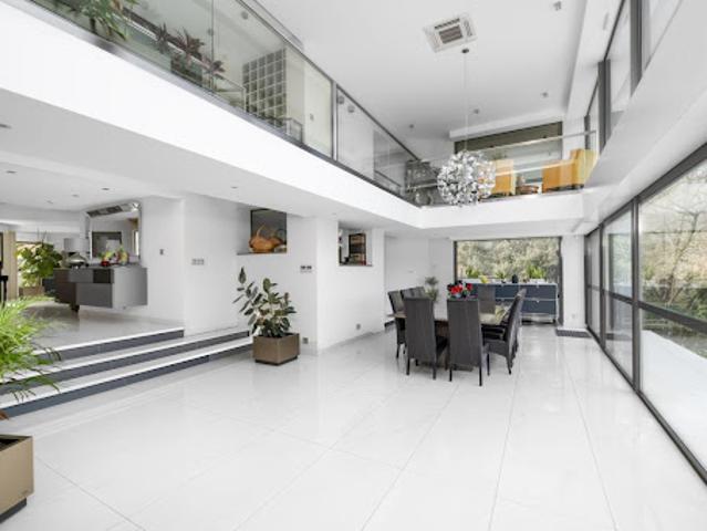 Vente Maison 9 pièces 402 m2 Vieille Toulouse
