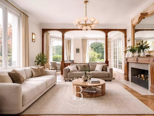 Vente Maison 9 pièces 402.09 m2 La Varenne Saint Hilaire