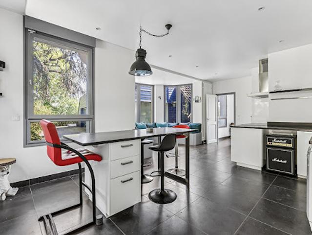 Vente Maison 9 pièces 667 m2 Suresnes