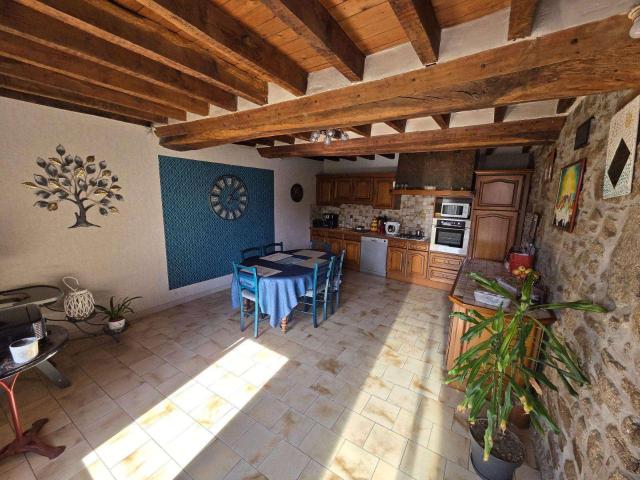 Vente maison 9 pièces Ambrières les Vallées 53