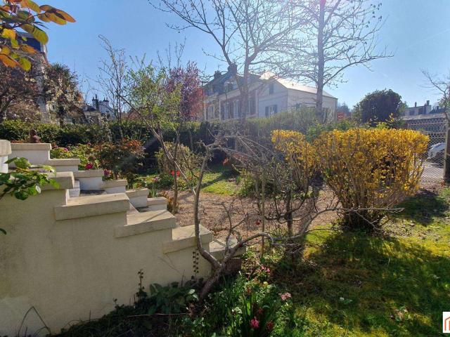 Vente maison 9 pièces Lisieux Centre Ville Est 14