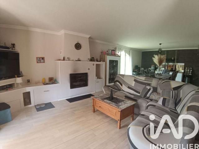 Vente maison 9 pièces Moutiers sous Argenton 79