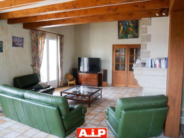 Vente maison 9 pièces Nueil les Aubiers 79