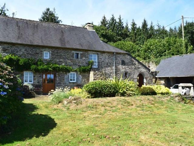 Vente maison 9 pièces Saint Mayeux 22