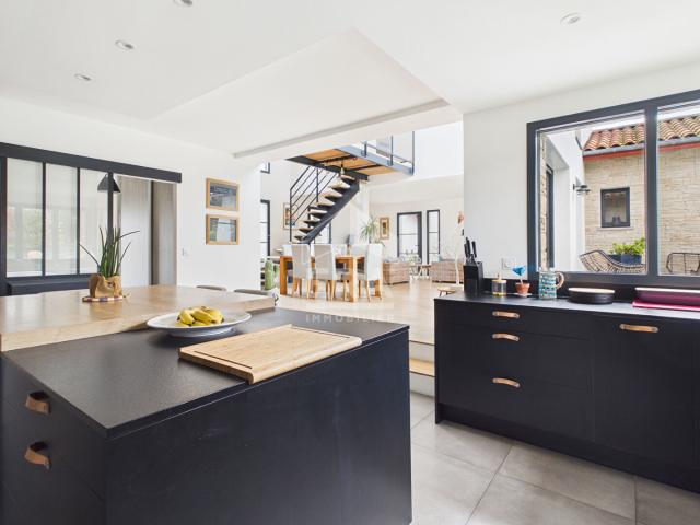 Vente Maison Contemporaine avec piscine Arcangues l'épure et la lumière