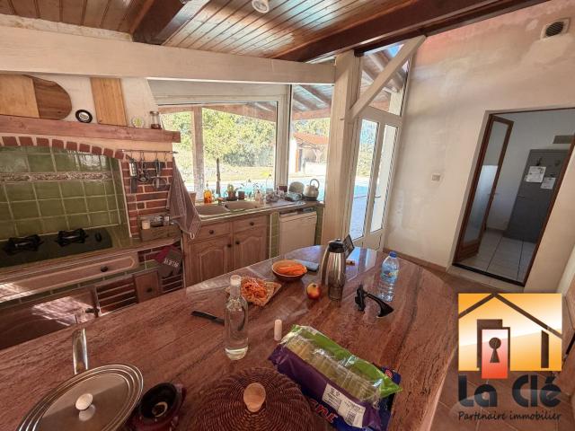 Vente maison avec piscine, 4 chambres à Lafox 185m² Lafox