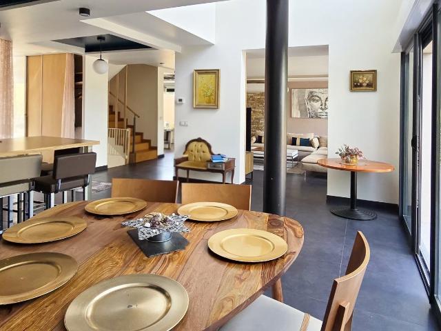 Vente Maison d'architecte 14 pièces 350m² Magny le Hongre