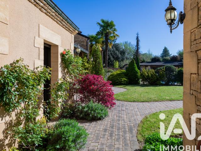 Vente Maison d'architecte 6 pièces 275m² Marcillac Saint Quentin