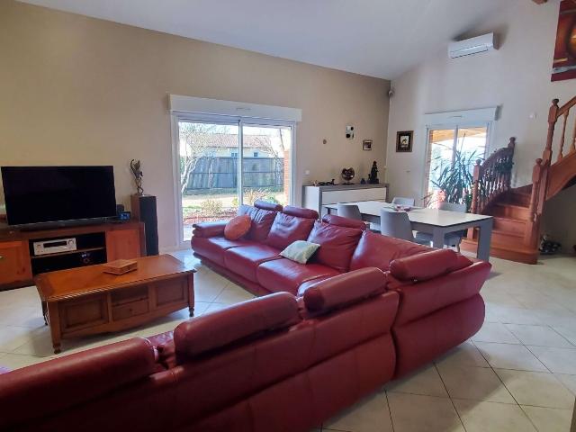 Vente Maison d'architecte 8 pièces 225m² Roques