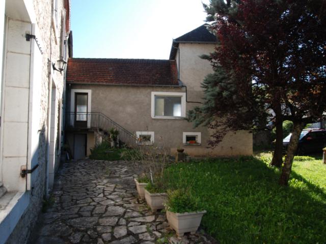 VENTE maison de 6 pièces 270 m2 et d'un local à SOUILLAC