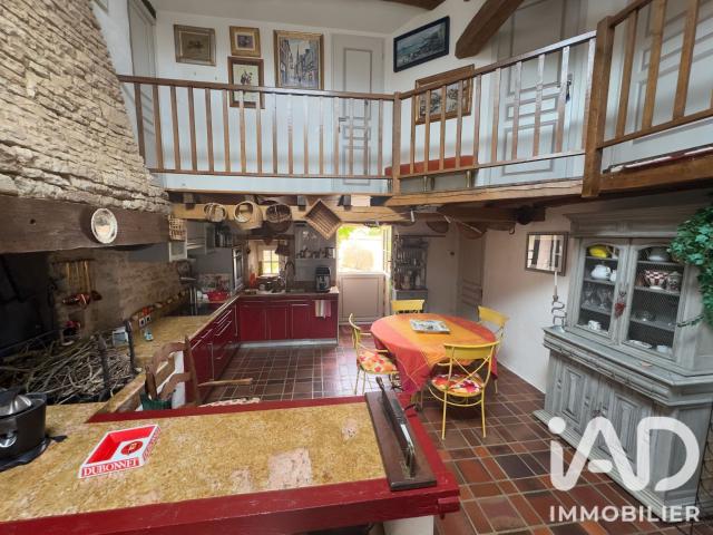 Vente Maison de campagne 11 pièces 250m² Vanzay