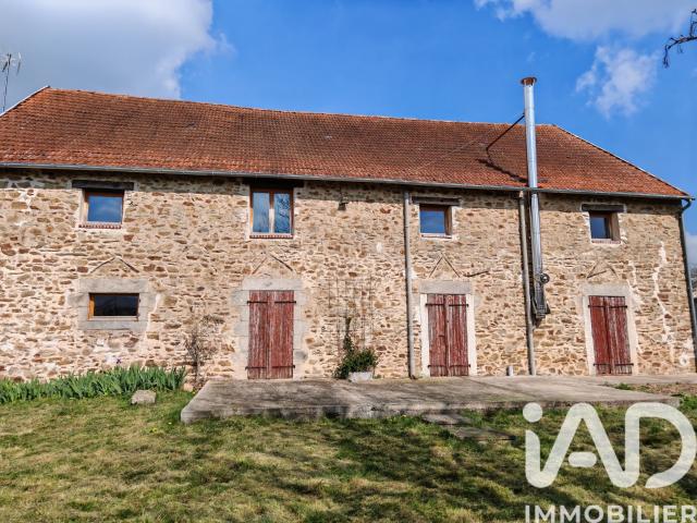 Vente Maison de campagne 8 pièces 287m² Saint Saturnin