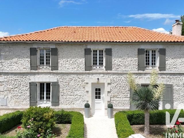 Vente Maison de campagne 9 pièces 231m² Bellevigne
