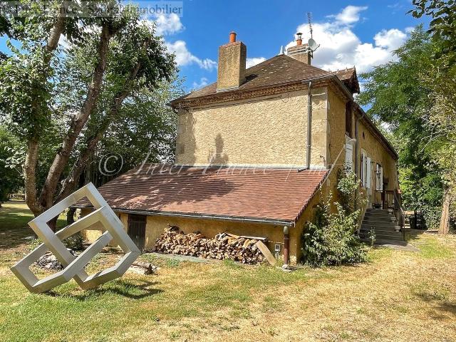 Vente, maison de caractère avec piscine, grande grange sur terra