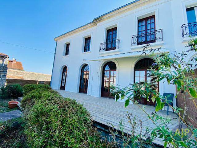 Vente Maison 6 pièces 212 m2 Saint Vivien de Médoc
