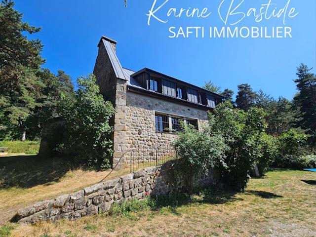 Vente Maison de maître 11 pièces 240 m2 Le Lac d'Issarlès