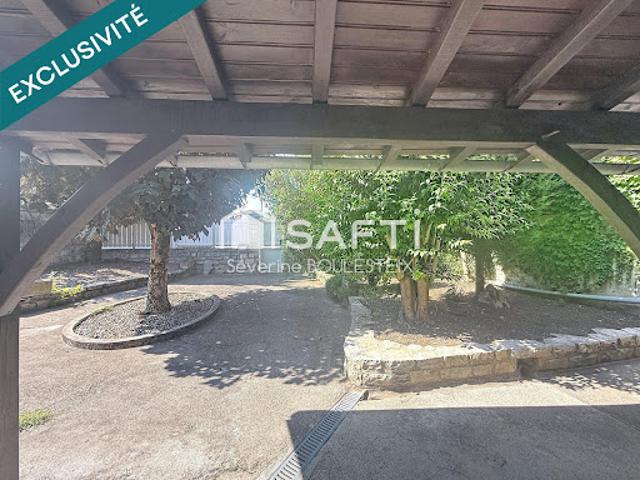 Vente Maison de maître 6 pièces 145 m2 Saint Même les Carrières