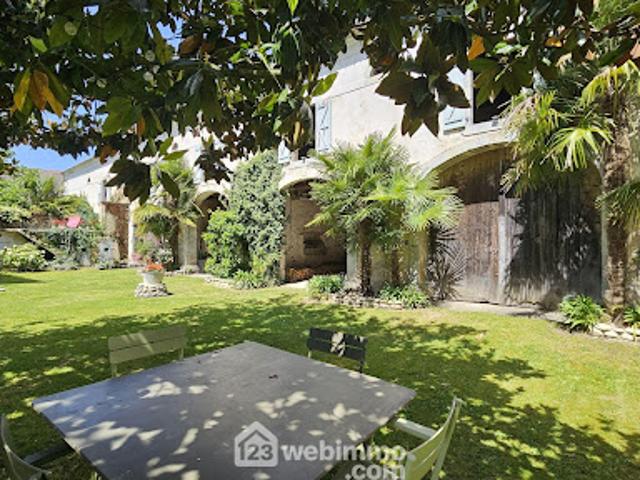 Vente Maison de maître 7 pièces 284 m2 Nay