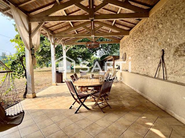 Vente Maison de maître 8 pièces 277 m2 Poussignac