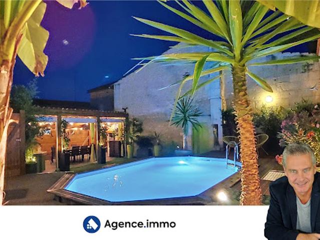Vente Maison de maître 8 pièces 212 m2 Saint Fort sur Gironde