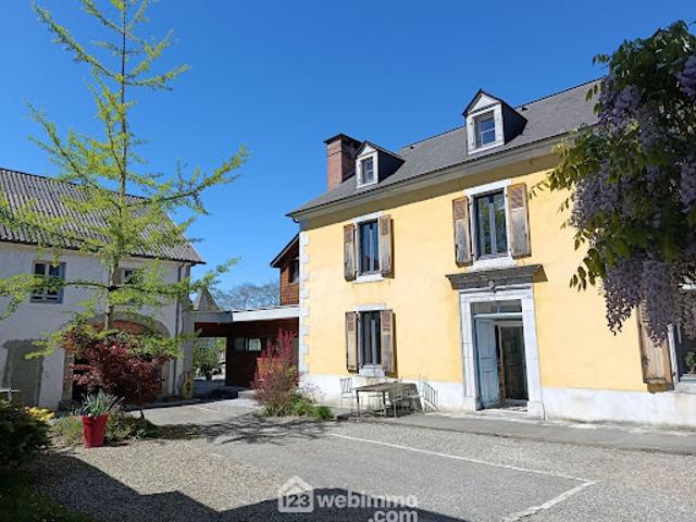 Vente Maison de maître 9 pièces 247 m2 Montaut