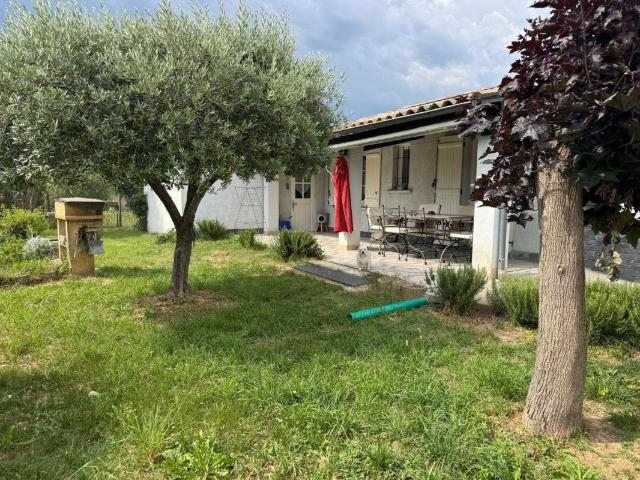 Vente Maison de Plain Pied T5 4 avec Piscine et Garages – Pe. 155m² Peyruis