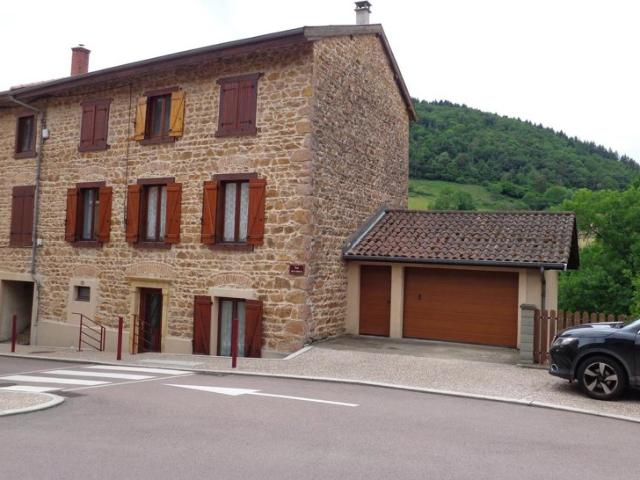 Vente Maison de village 126 m² à Chambost Allières 198 000 ¤