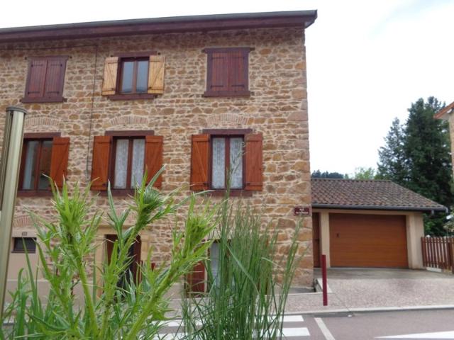 Vente Maison de village 126 m² à Chambost Allières 198 000 ¤