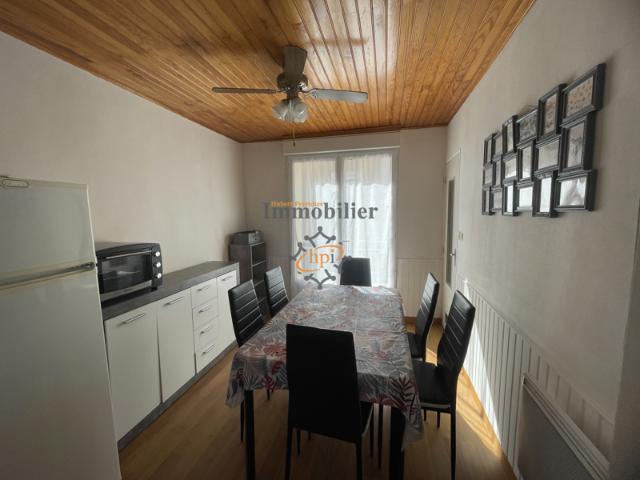 Vente maison de village avec appartement T5 et deux locaux c
