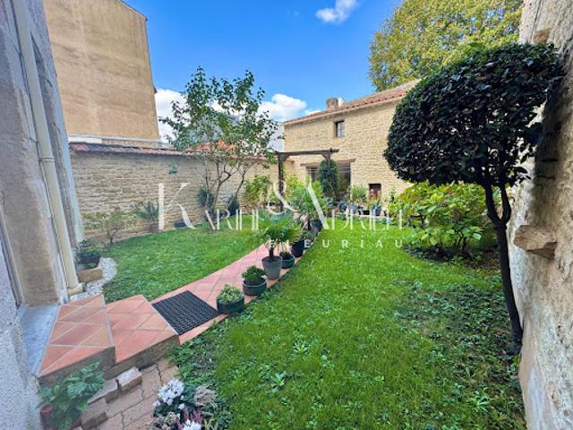 Vente Maison de ville 10 pièces 150 m2 Fontenay le Comte