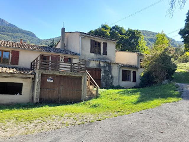Vente Maison 13 pièces 235 m2 Charens