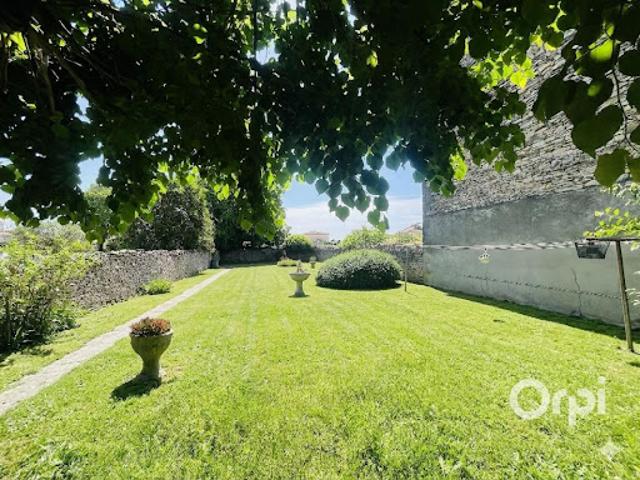 Vente Maison de ville 14 pièces 410 m2 Uchaud