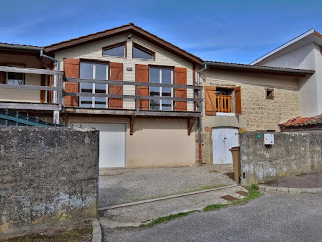 Vente Maison 2 pièces 77.5 m2 Oytier Saint Oblas