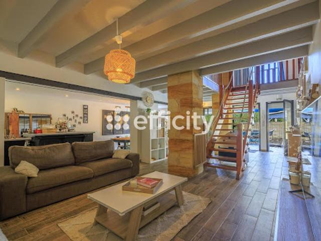 Vente Maison de ville 7 pièces 155 m2 Abzac