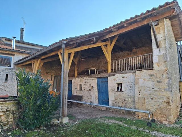 Vente Maison de ville 7 pièces 286 m2 Chasseneuil sur Bonnieure