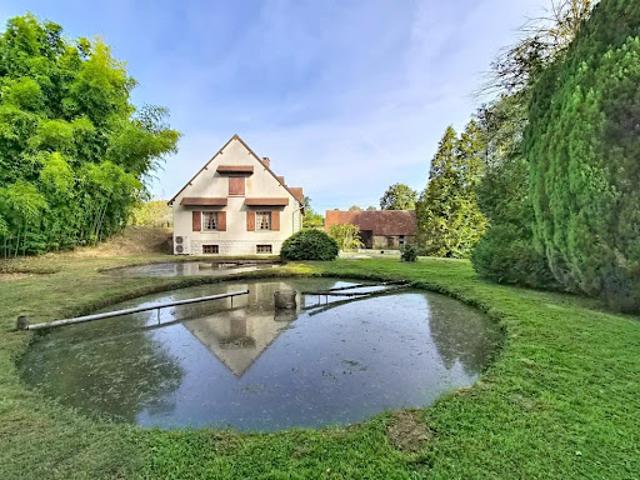 Vente Maison de ville 5 pièces 170 m2 Saint Denis de Jouhet