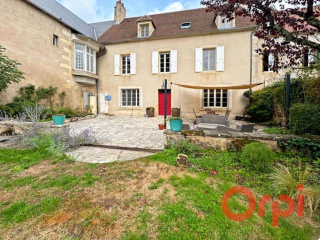 Vente Maison de ville 8 pièces 253 m2 Saint Amand Montrond