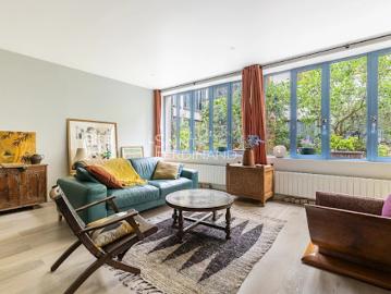 Vente Maison de ville 5 pièces 76.08 m2 Paris 11ème