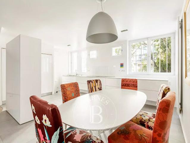 Vente Maison de ville 6 pièces 162.6 m2 Paris 16ème