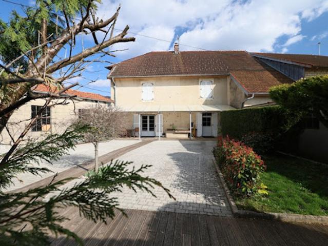 Vente Maison 6 pièces 180 m2 Saint Hymetière