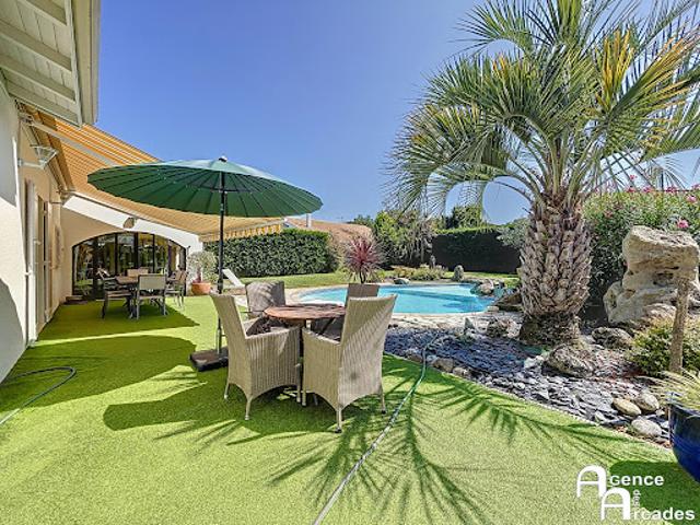 Vente Maison de ville 8 pièces 181 m2 Merignac