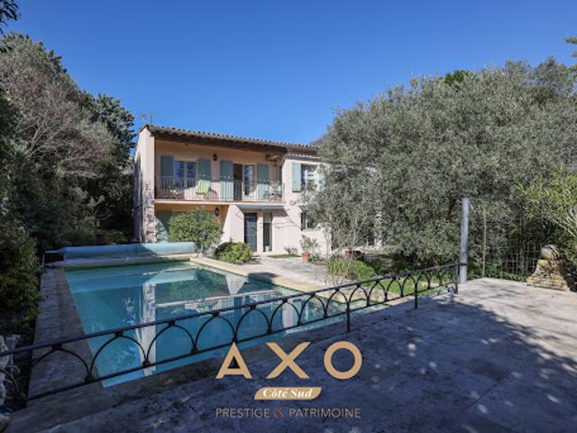 Vente Maison de ville 8 pièces 205 m2 Nimes
