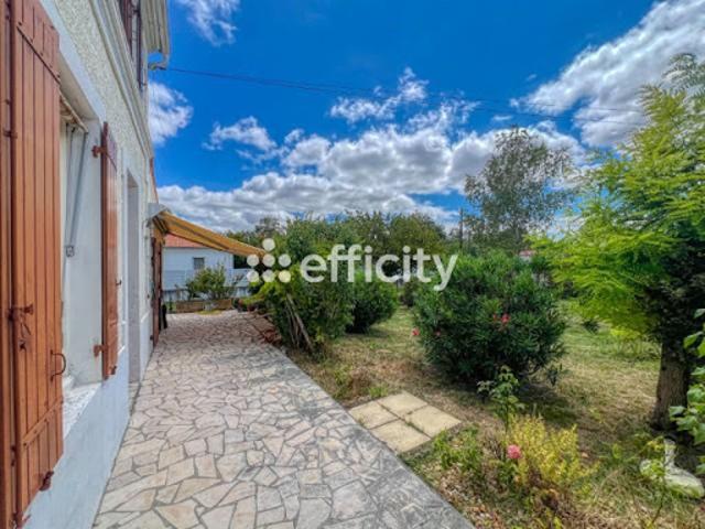 Vente Maison de ville 8 pièces 208 m2 Saujon